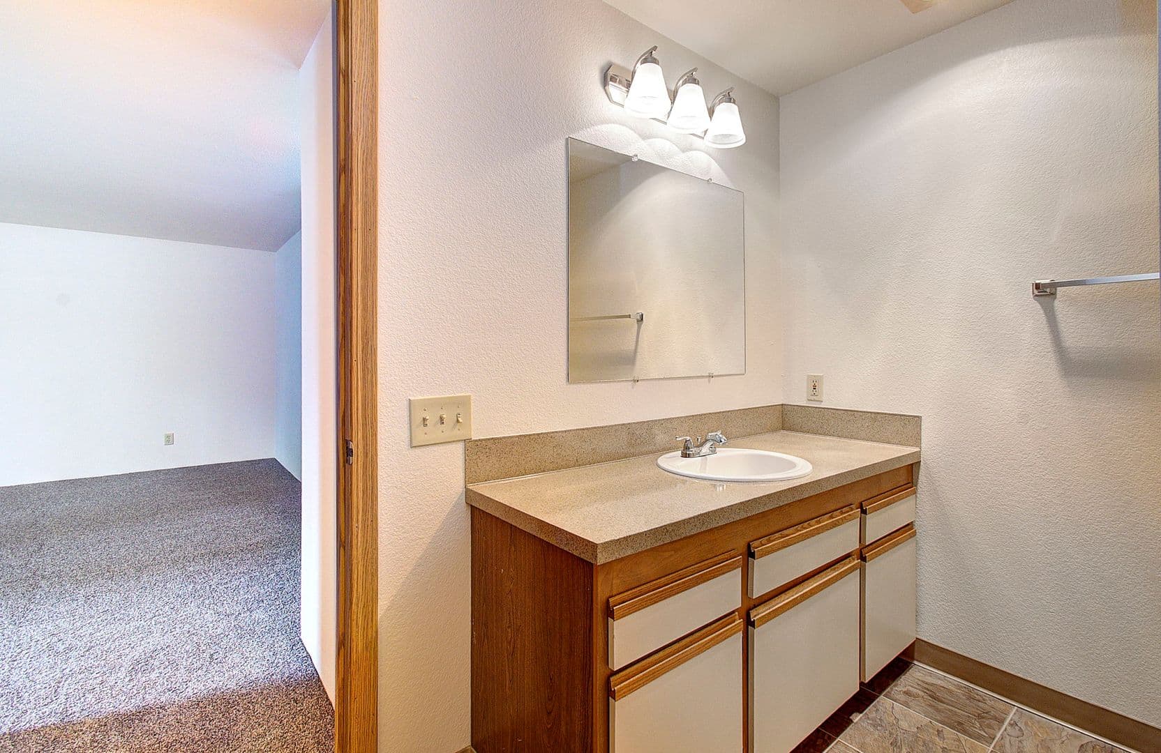 EUGENE Apartment: 1811 KINGSLEY ROAD
