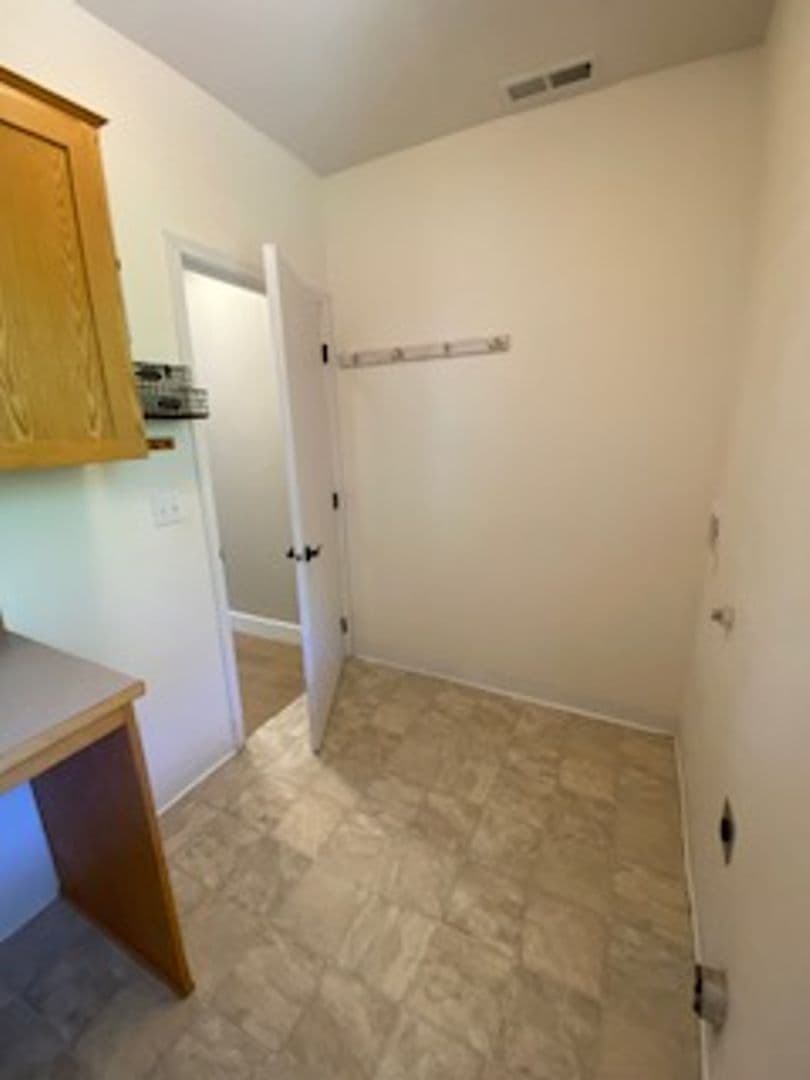 Vancouver House: 15809 NE 18 Ct