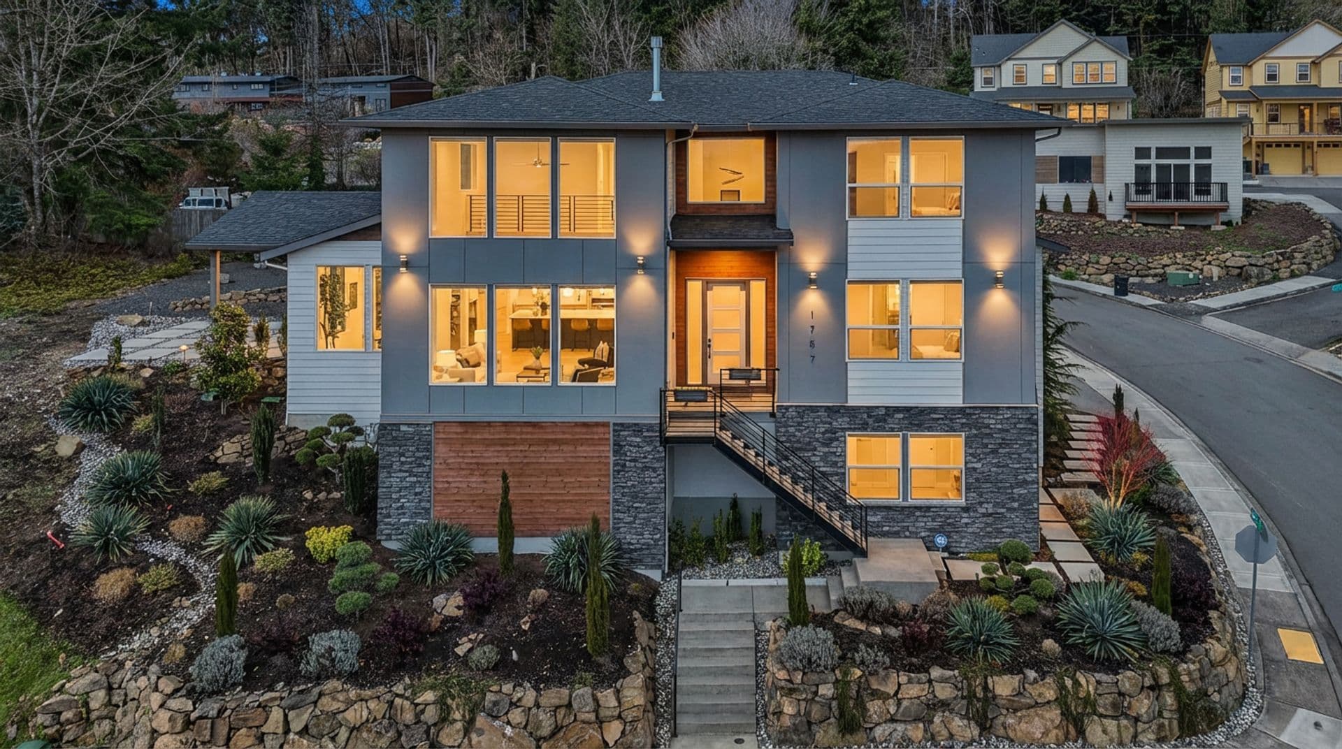 Washougal House: 1757 N Columbia Ridge Way