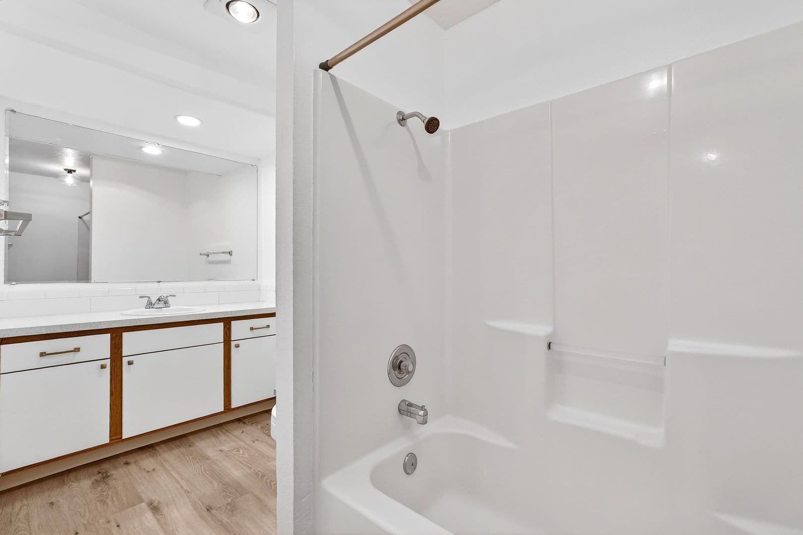 VANCOUVER Apartment: 12514 SE 7 STREET