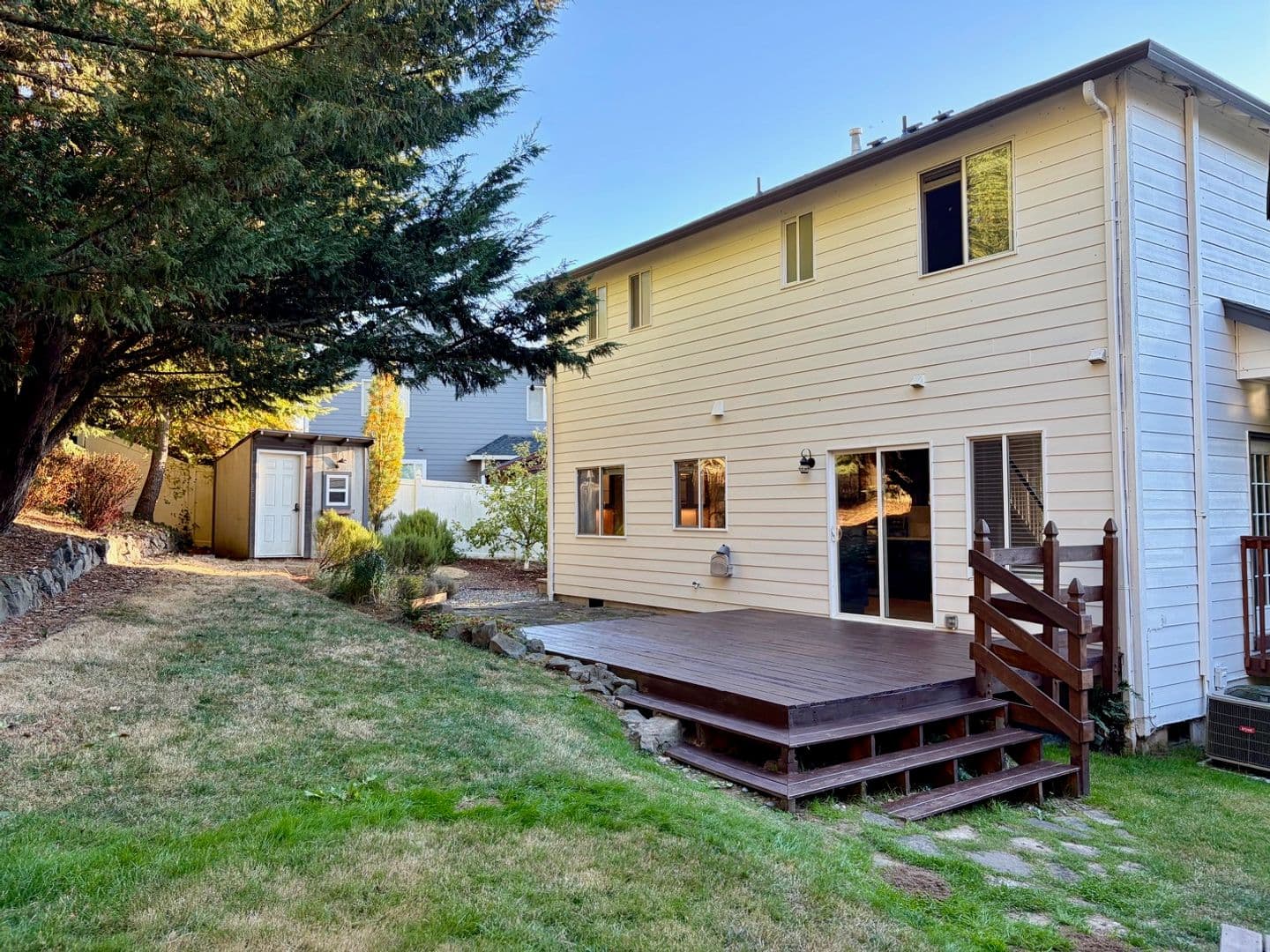 Vancouver House: 15809 NE 18 Ct