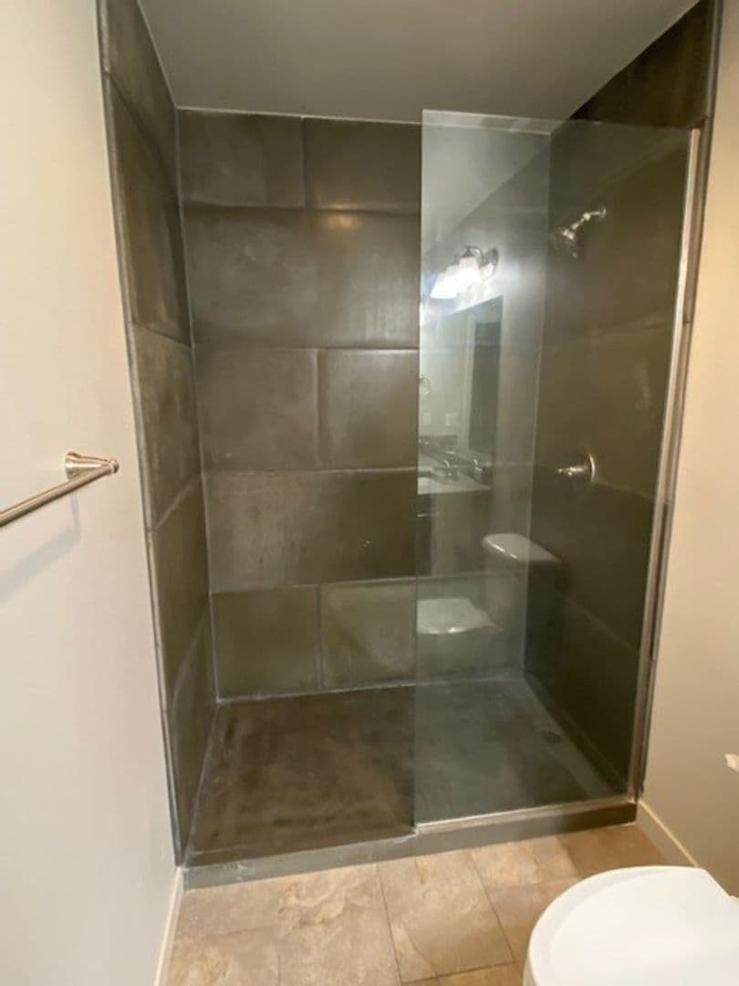 Ridgefield House: 175 N 44 Pl