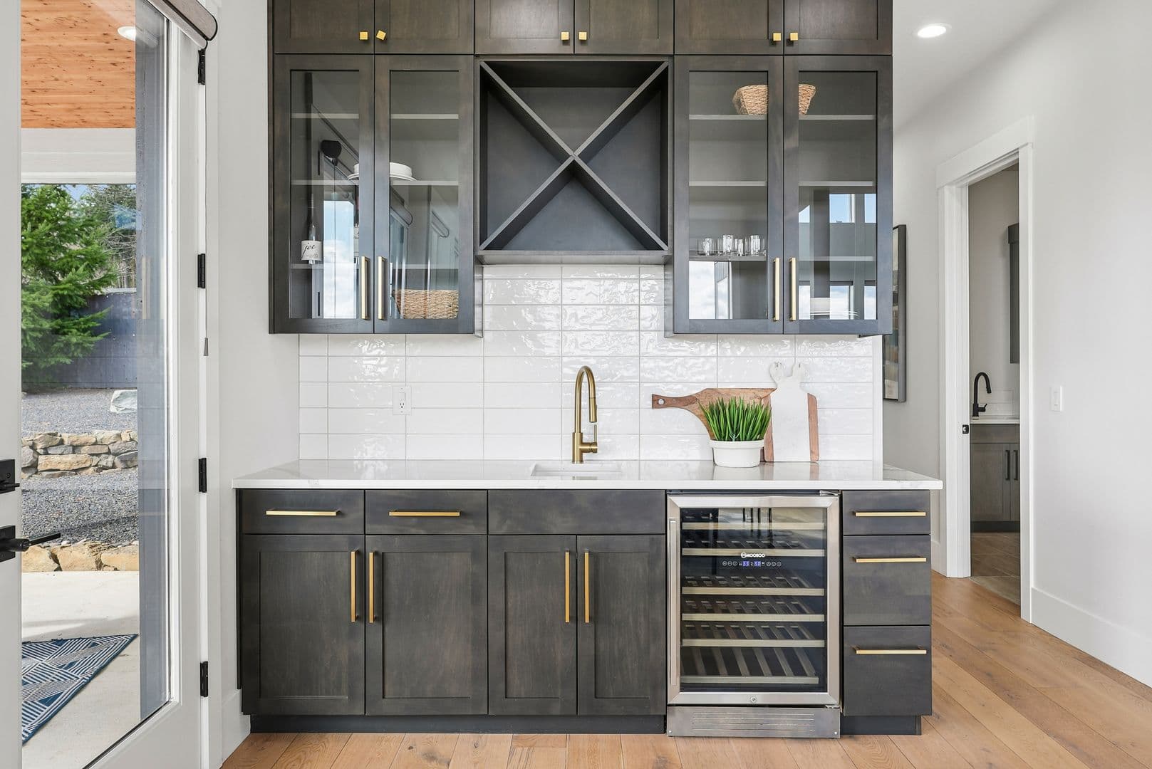 Washougal House: 1757 N Columbia Ridge Way