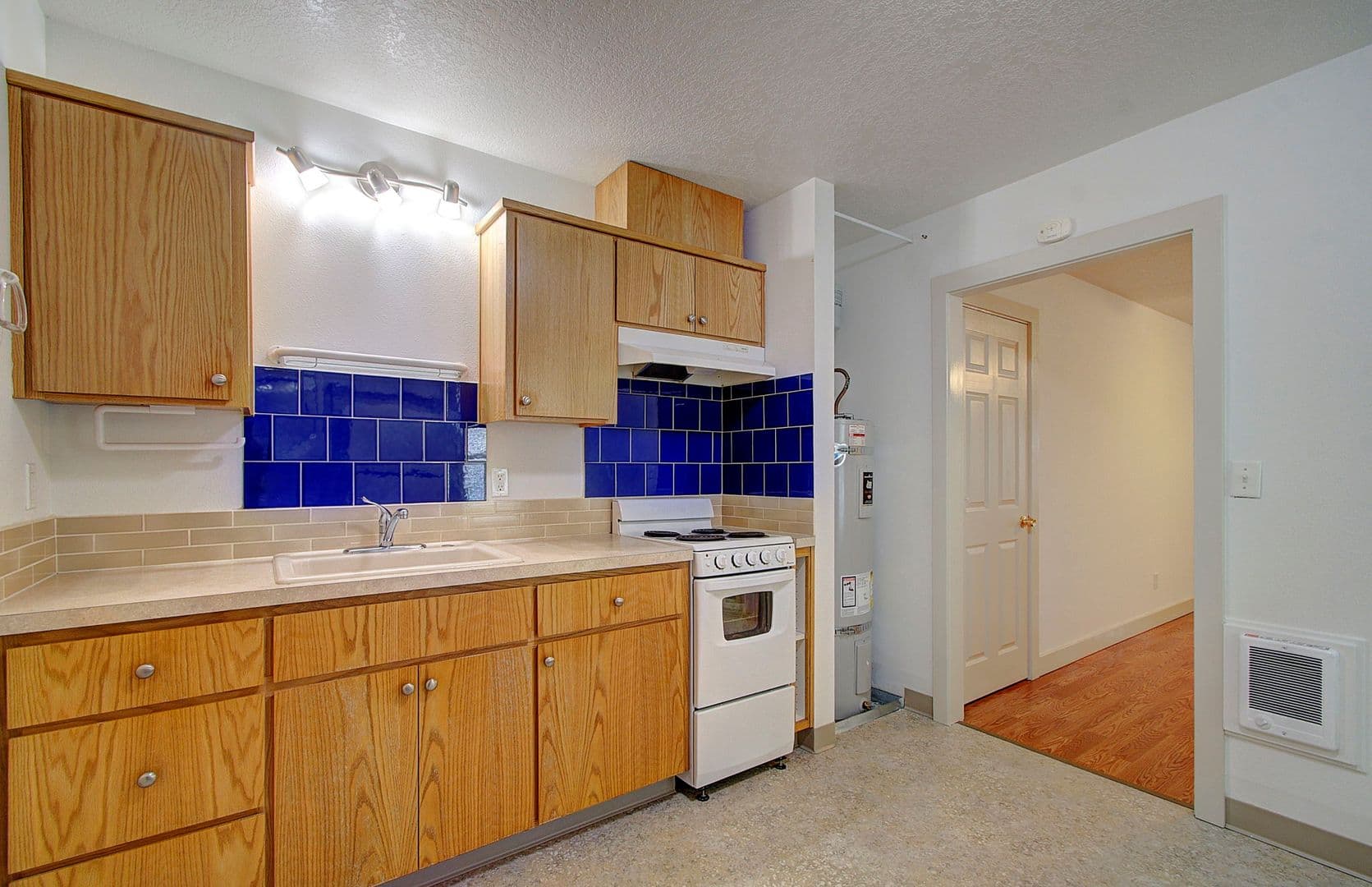 Vancouver Apartment: 2703 E 8 Street
