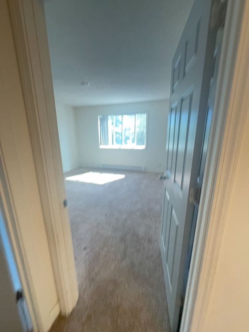 Longview Apartment: 1950 33 Avenue - 11