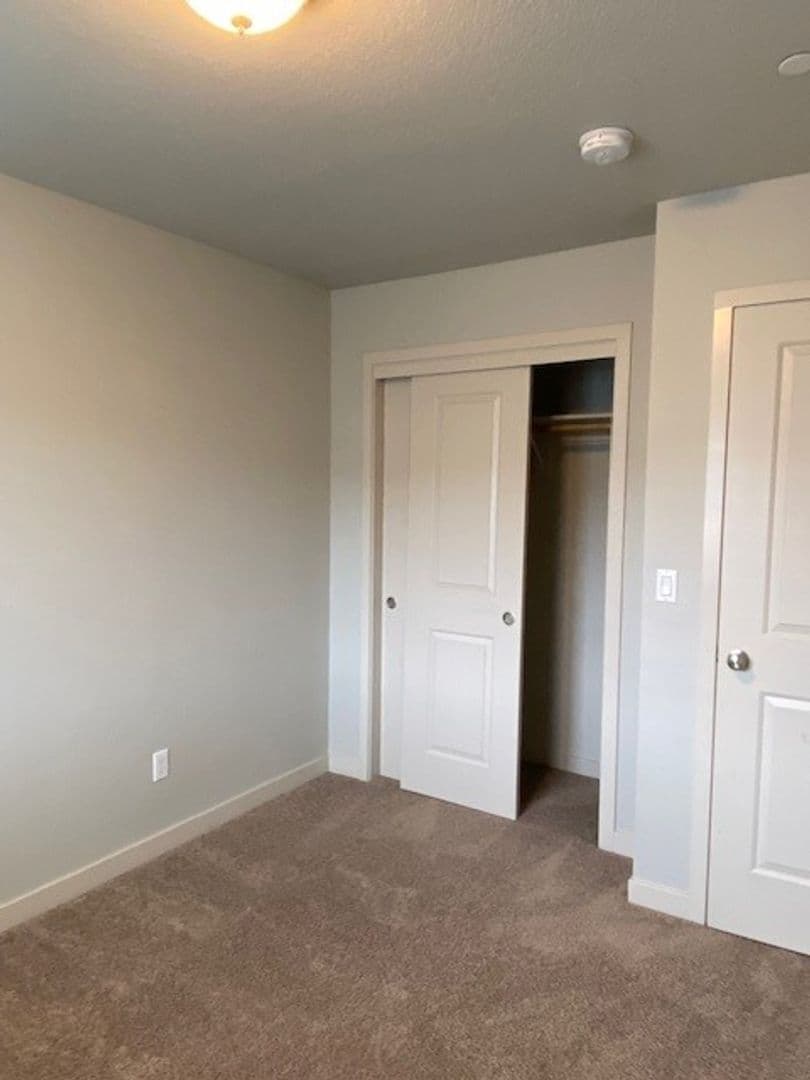 Ridgefield House: 175 N 44 Pl