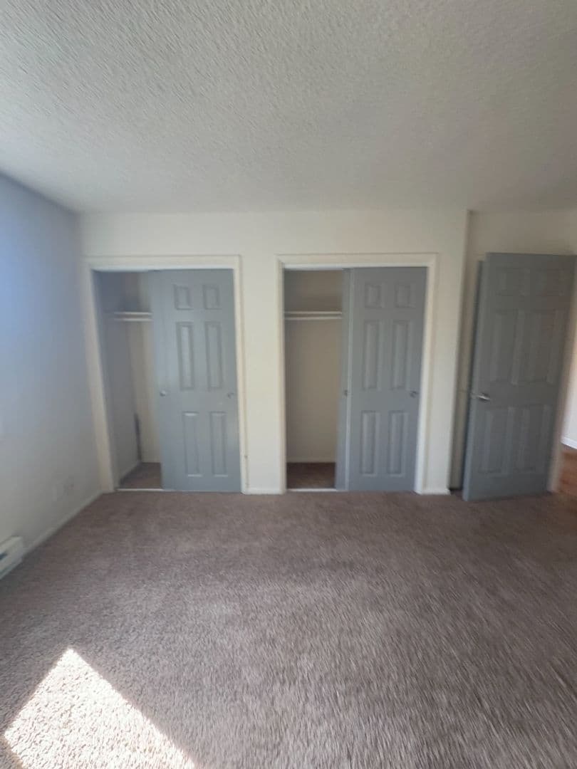 Longview Apartment: 1950 33 Avenue - 11