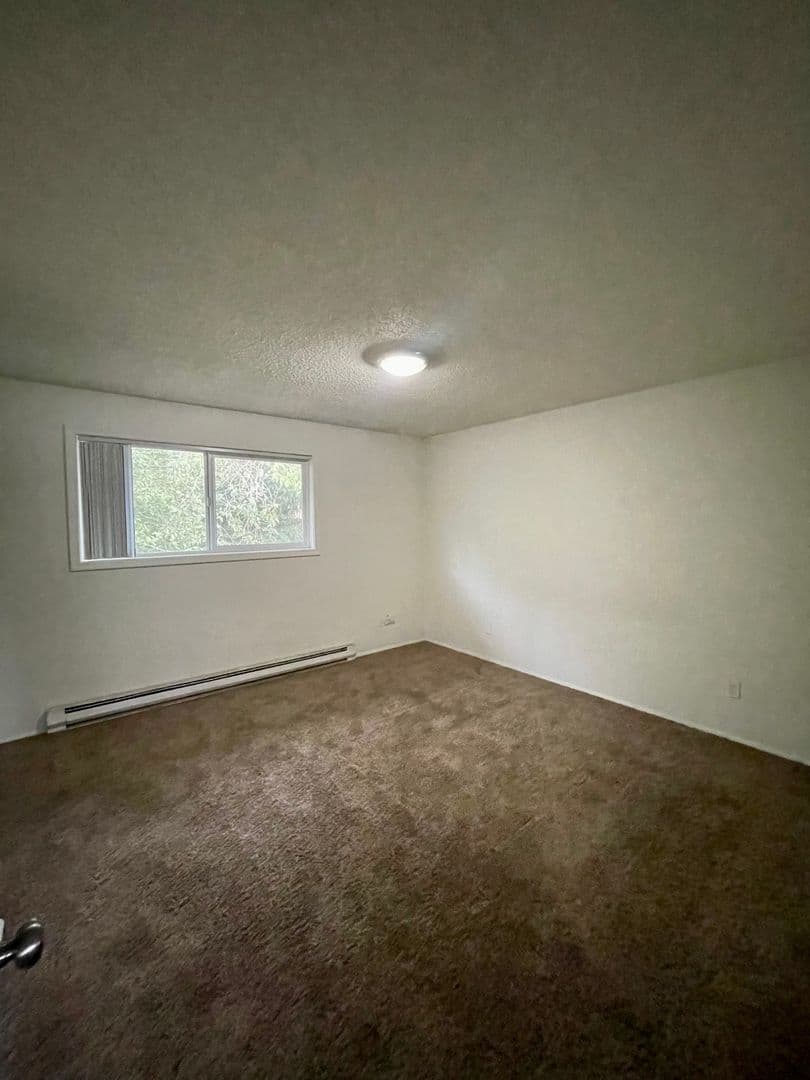 Longview Apartment: 1940 33 Avenue