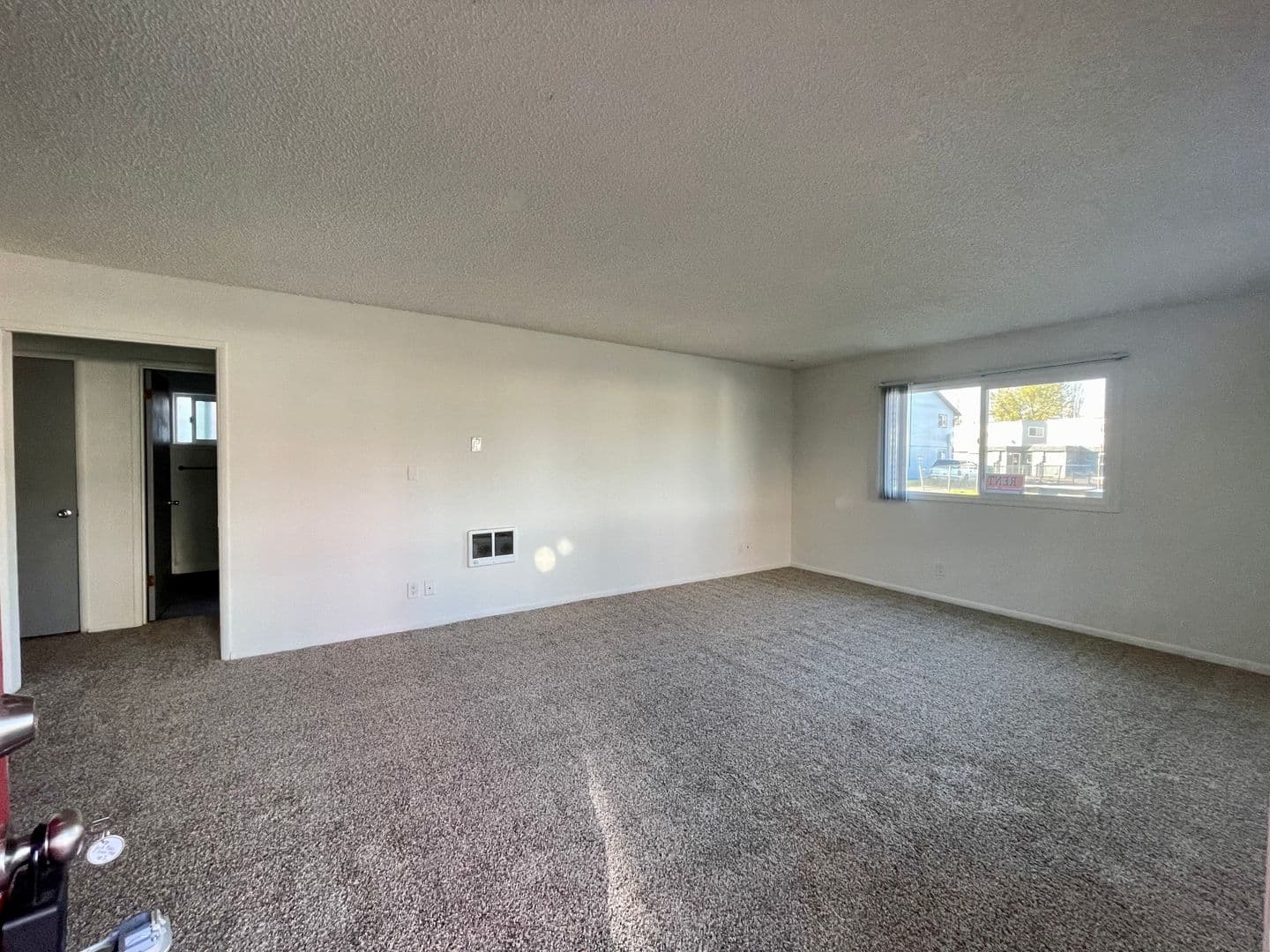 Longview Apartment: 1940 33 Avenue