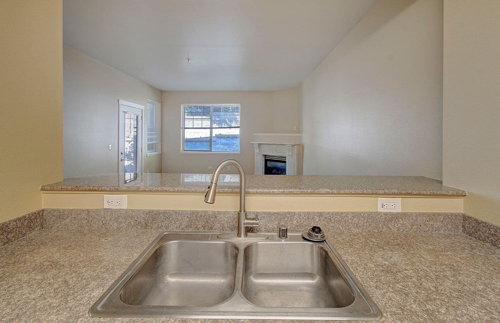 Vancouver House: 10800 SE 17th Circle #189