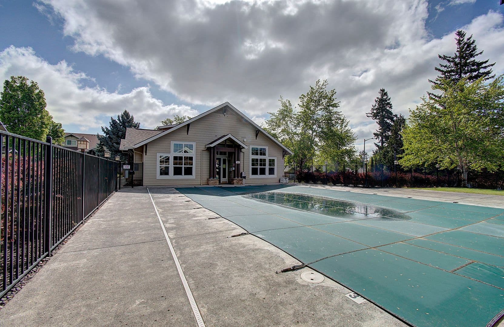 Vancouver House: 10800 SE 17th Circle #189