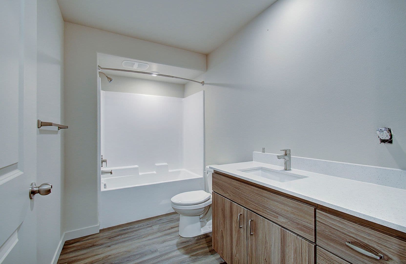Vancouver Apartment: 404 NE 117 Avenue #102