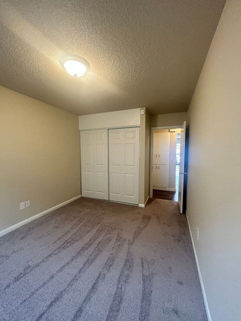 Vancouver Apartment: 1806 E Fourth Plain Blvd