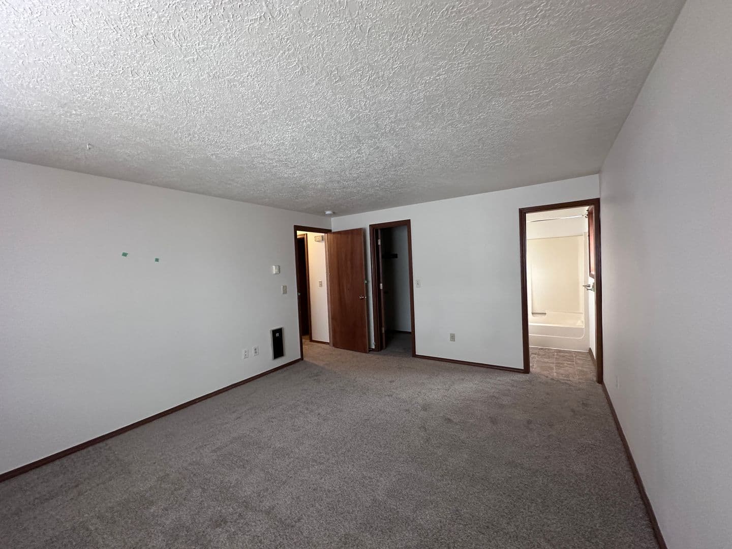Vancouver House: 1904 SE Blairmont Drive