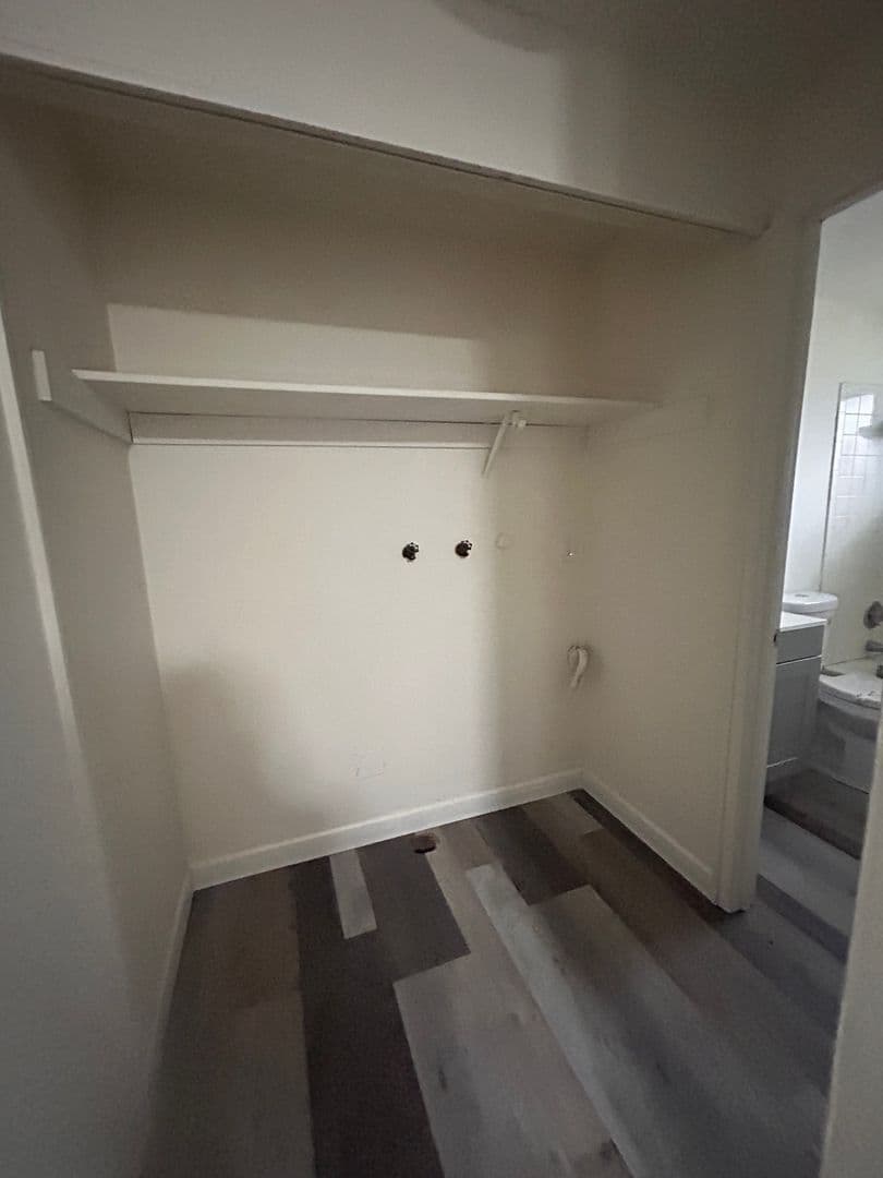 Vancouver Apartment: 3116 Kauffman Avenue