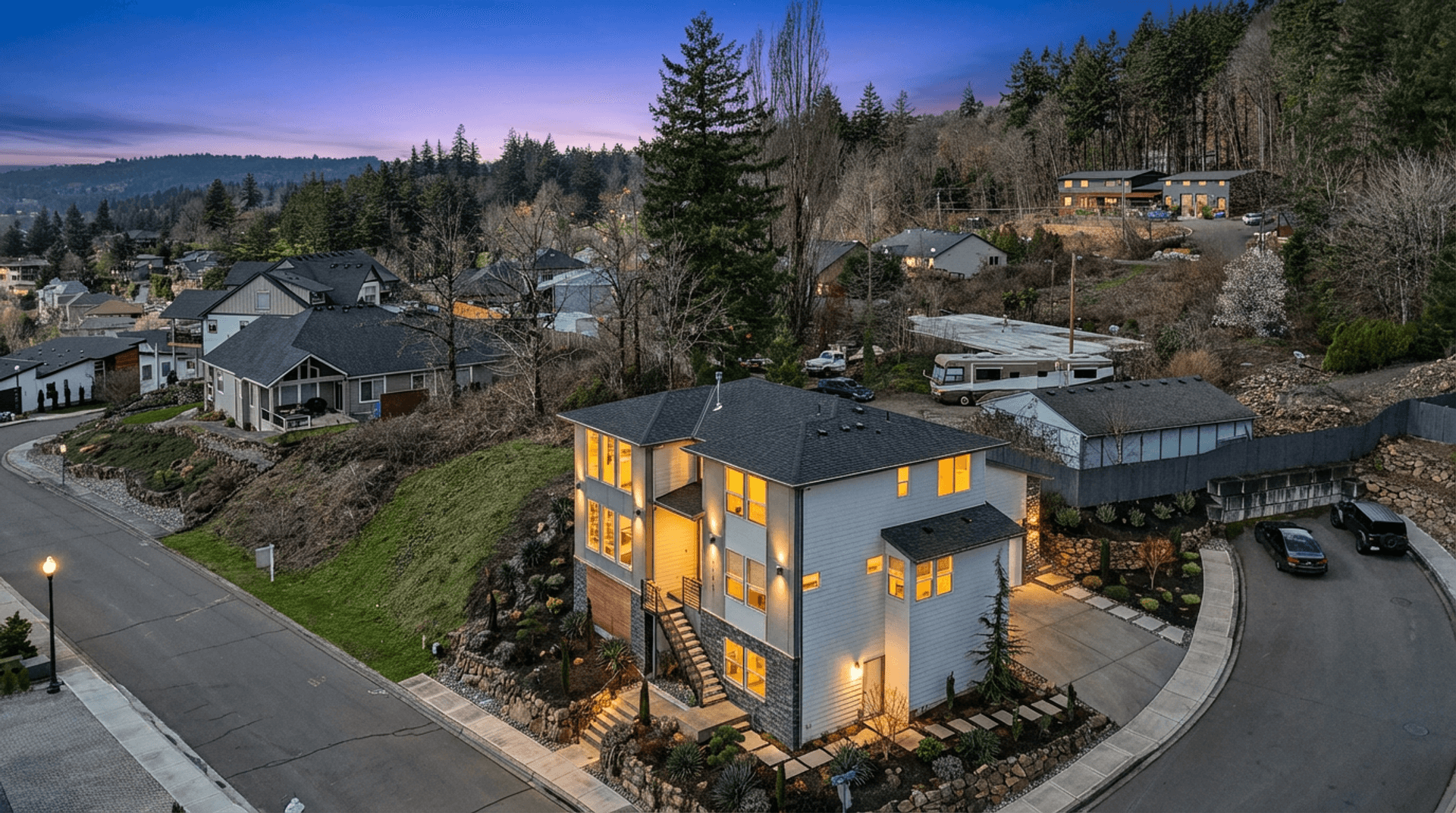 Washougal House: 1757 N Columbia Ridge Way
