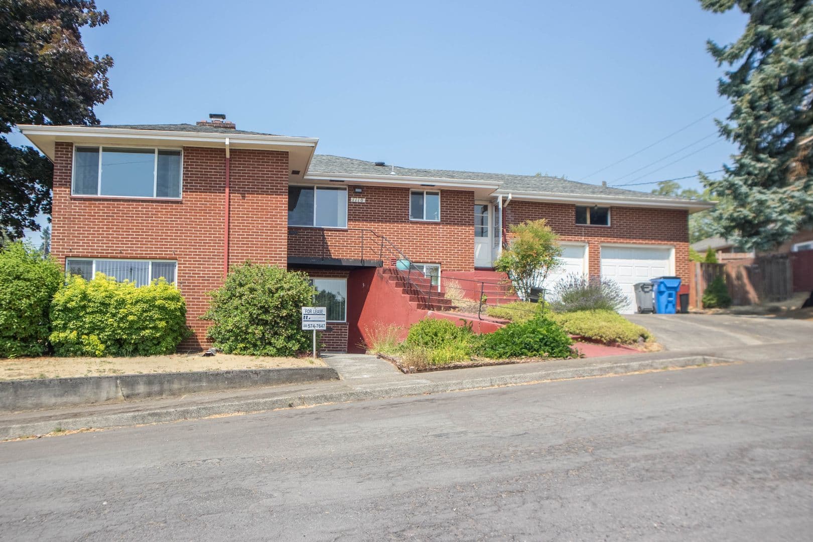 Vancouver Apartment: 1110-1112 NW 41st Street