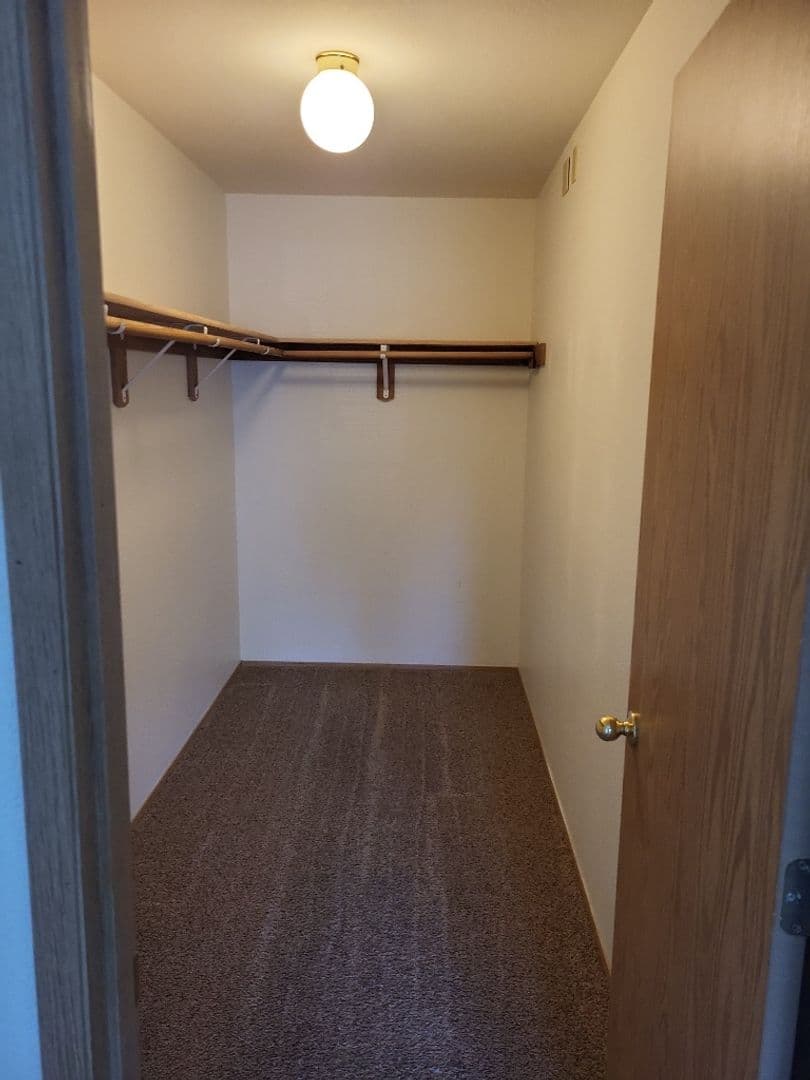 Camas Apartment: 1718 SE 11 Avenue