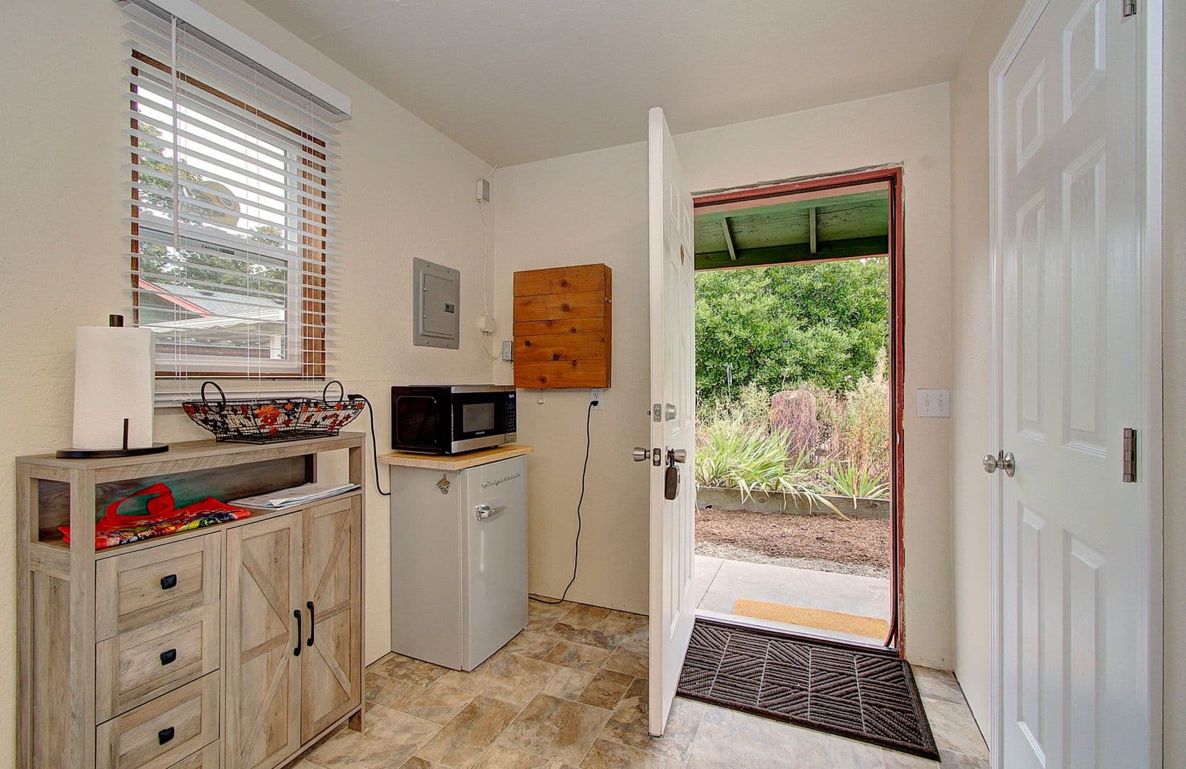 Vancouver House: 12311 SE McGillivray Blvd