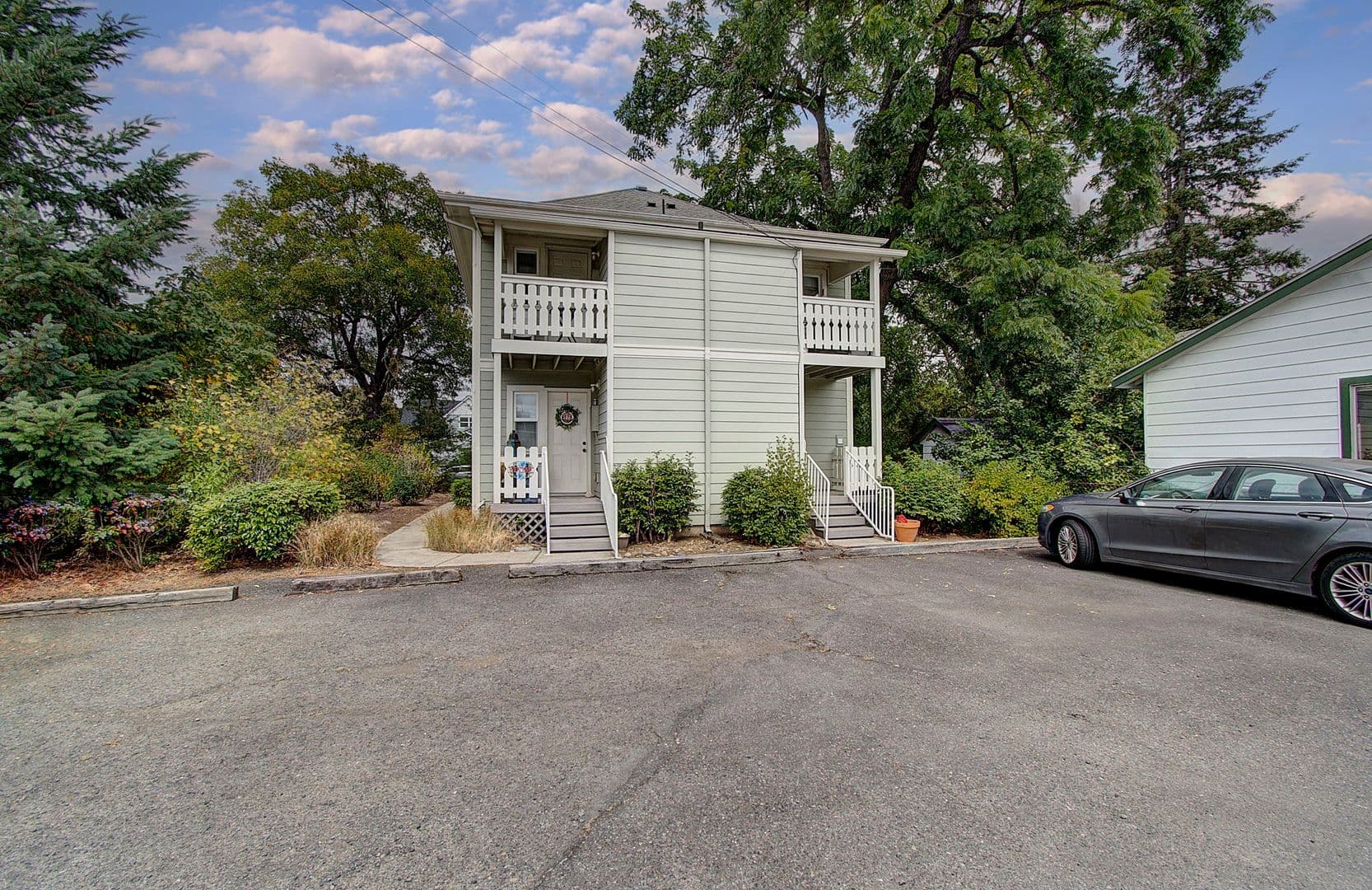 Vancouver Apartment: 2703 E 8 Street