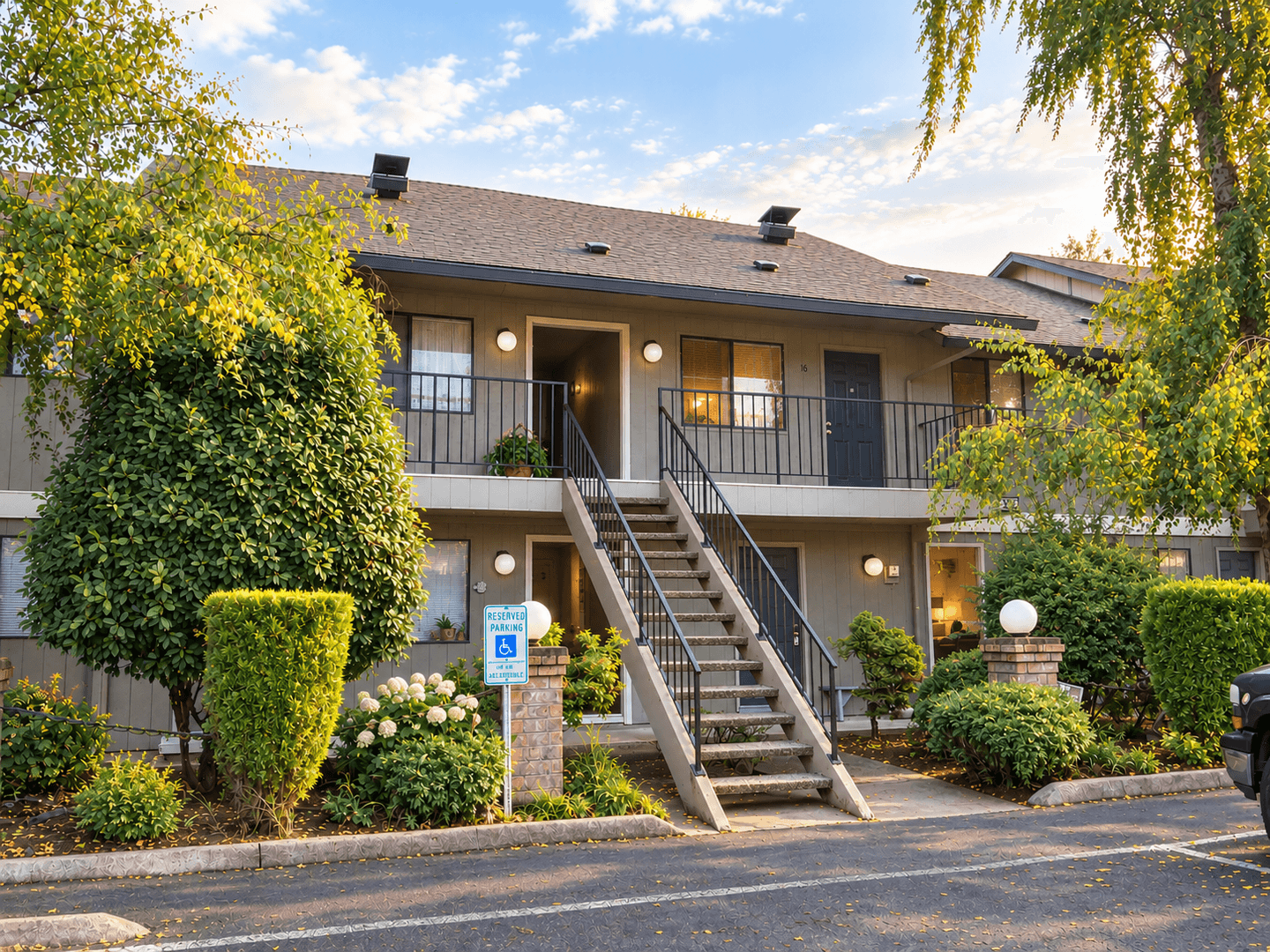Vancouver Apartment: 7106 Hazel Dell Avenue