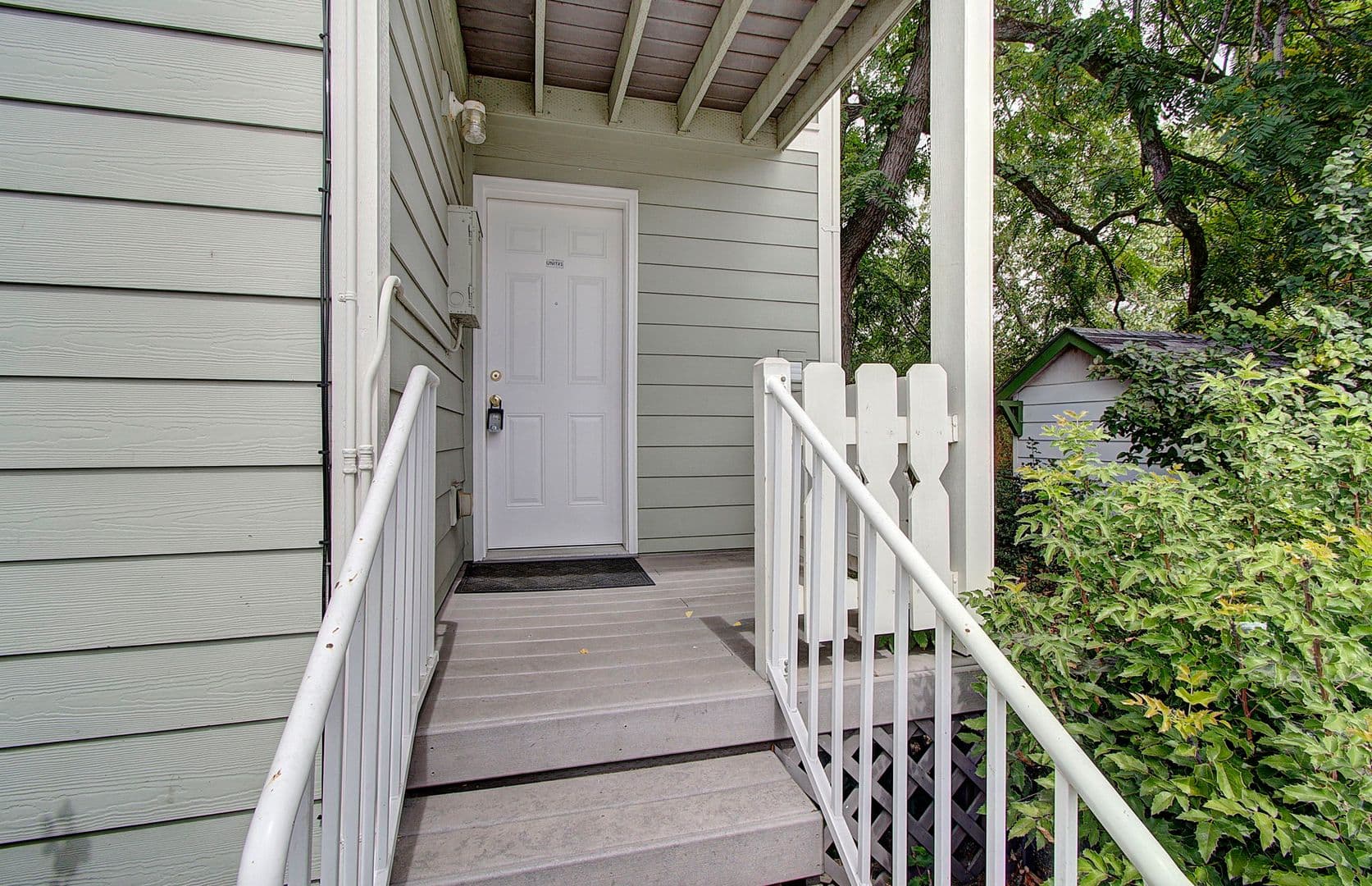 Vancouver Apartment: 2703 E 8 Street