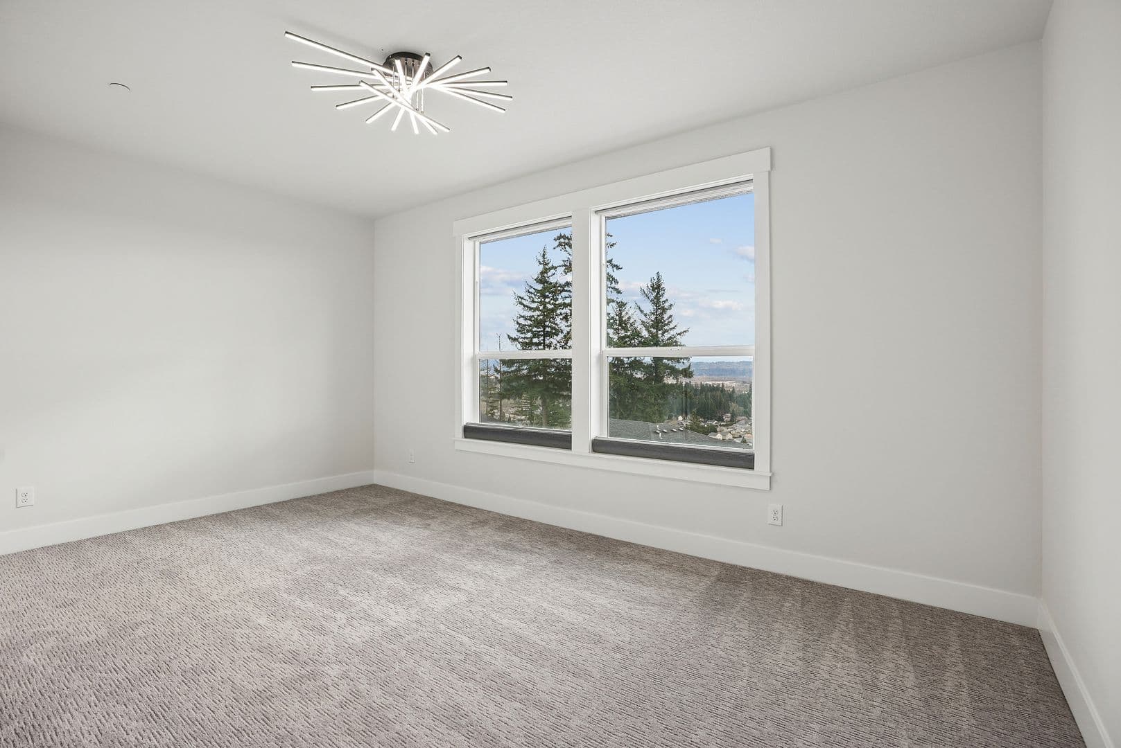 Washougal House: 1757 N Columbia Ridge Way