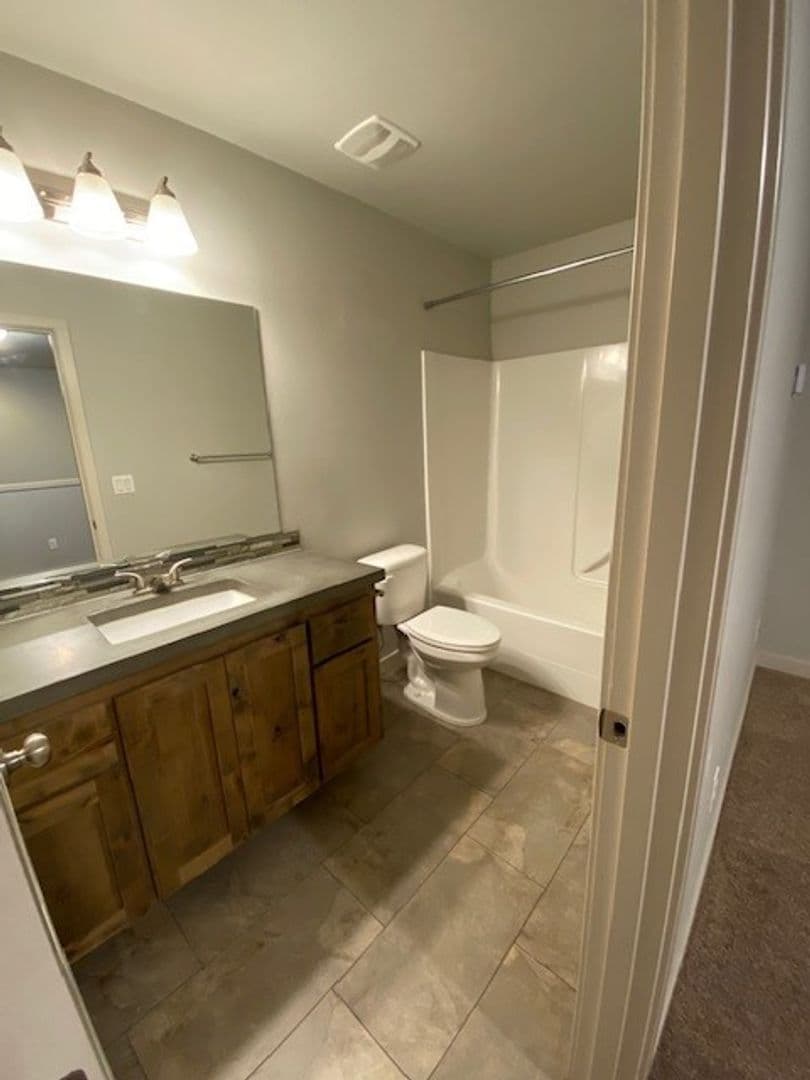Ridgefield House: 175 N 44 Pl