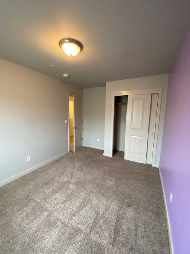 Ridgefield House: 175 N 44 Pl