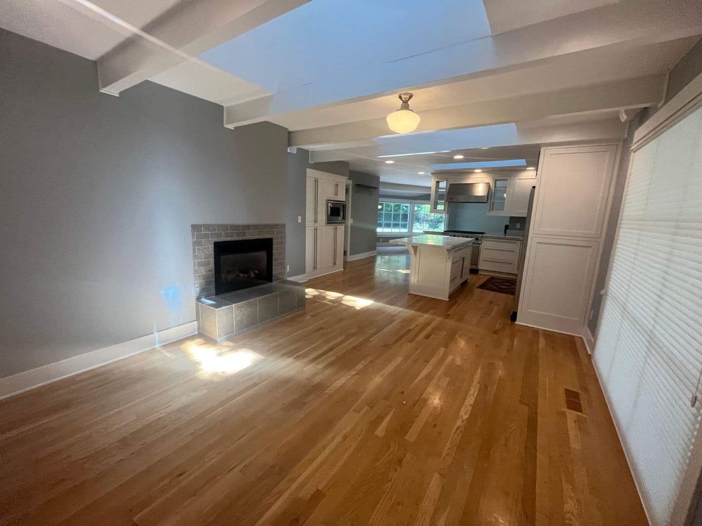 Vancouver House: 601 Rhododendron Drive
