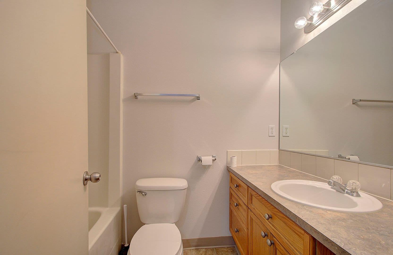 Vancouver House: 5264 NE 121 Avenue, #30