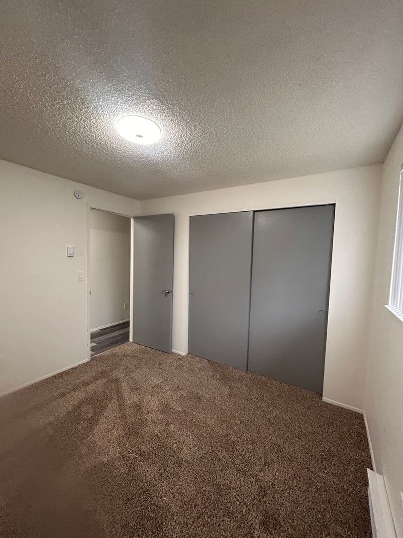Vancouver Apartment: 3116 Kauffman Avenue
