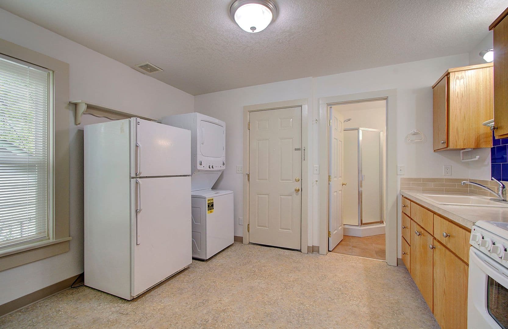Vancouver Apartment: 2703 E 8 Street