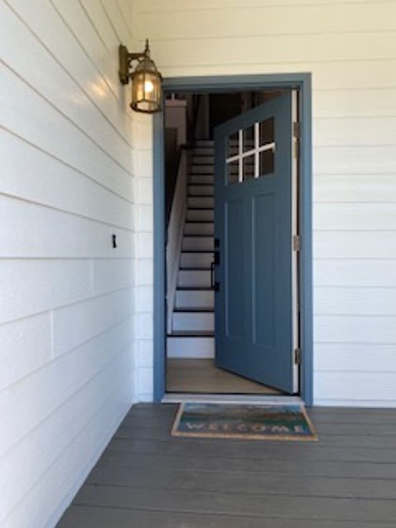 Vancouver House: 15809 NE 18 Ct