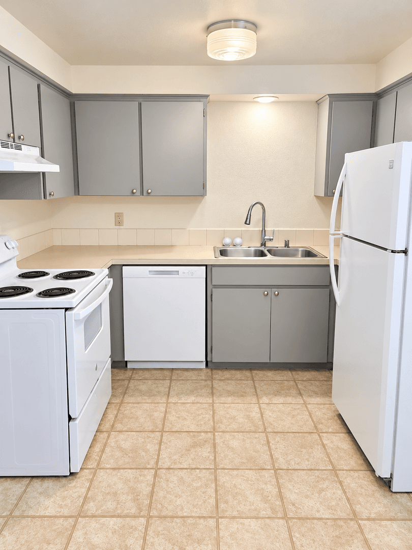 VANCOUVER Apartment: 3408 E 18 STREET