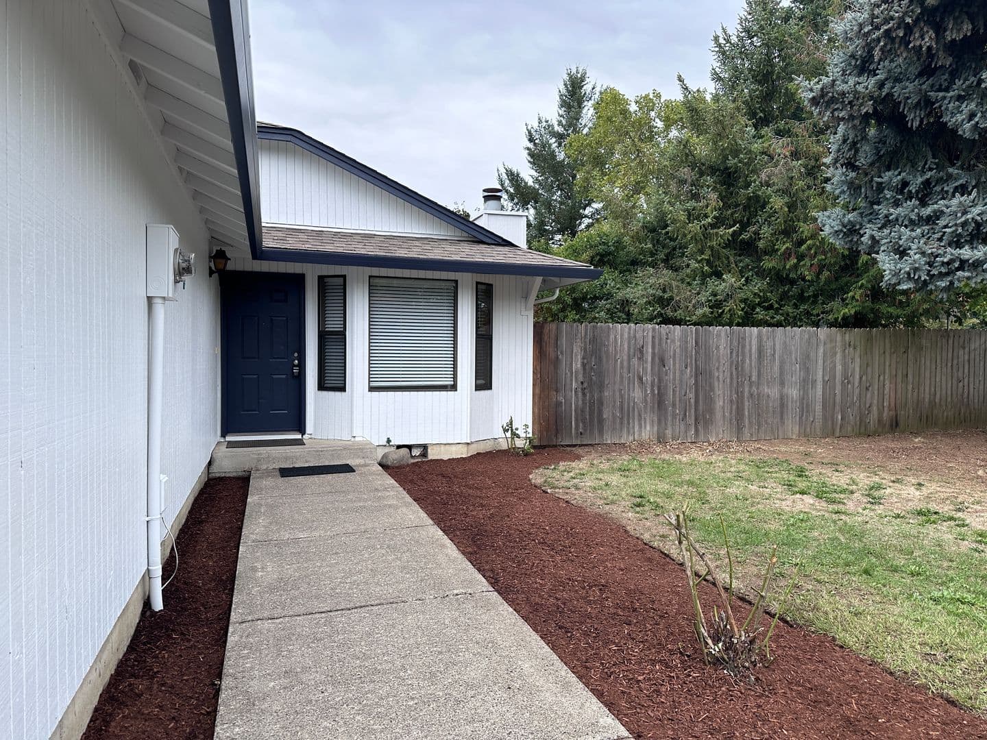 Vancouver House: 1904 SE Blairmont Drive