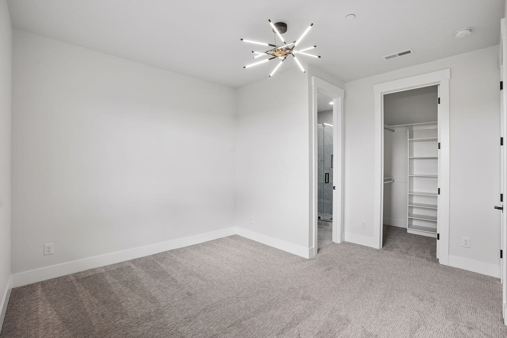 Washougal House: 1757 N Columbia Ridge Way