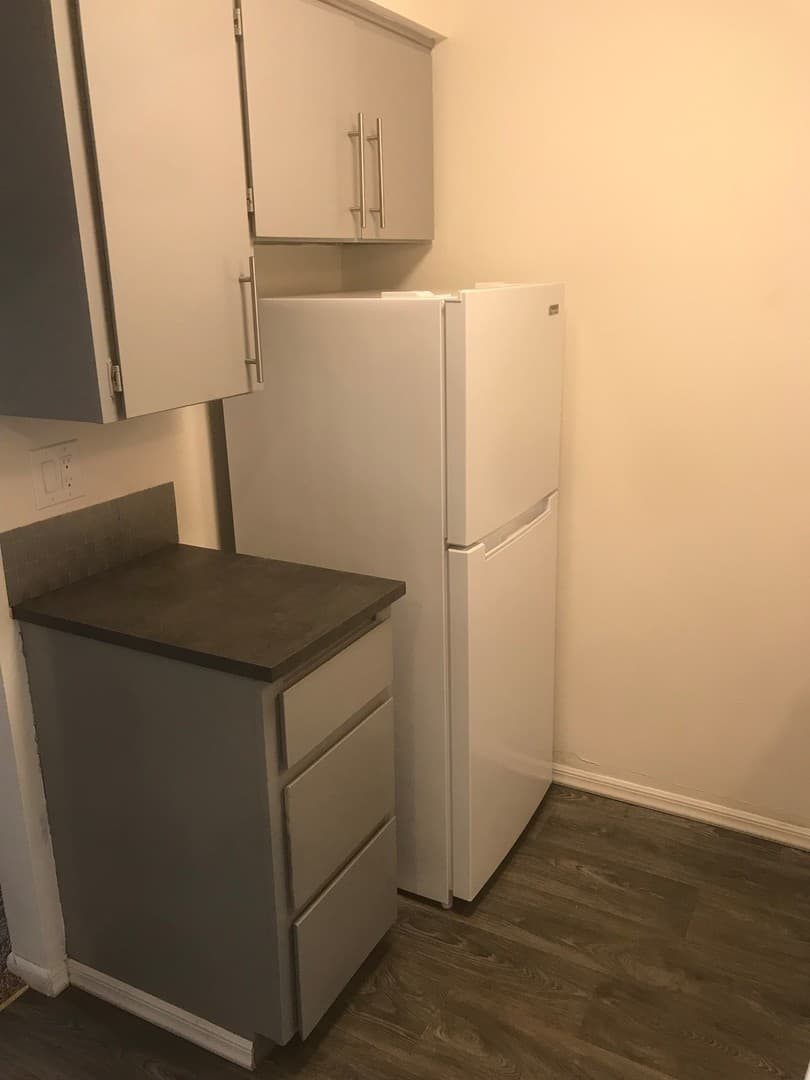 Longview Apartment: 1955 33 Avenue