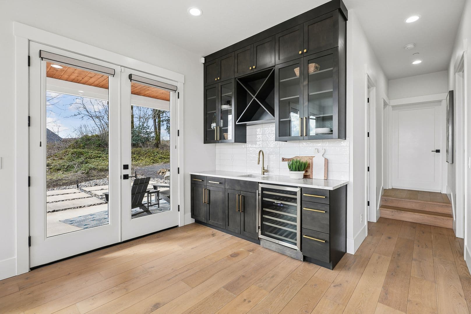 Washougal House: 1757 N Columbia Ridge Way