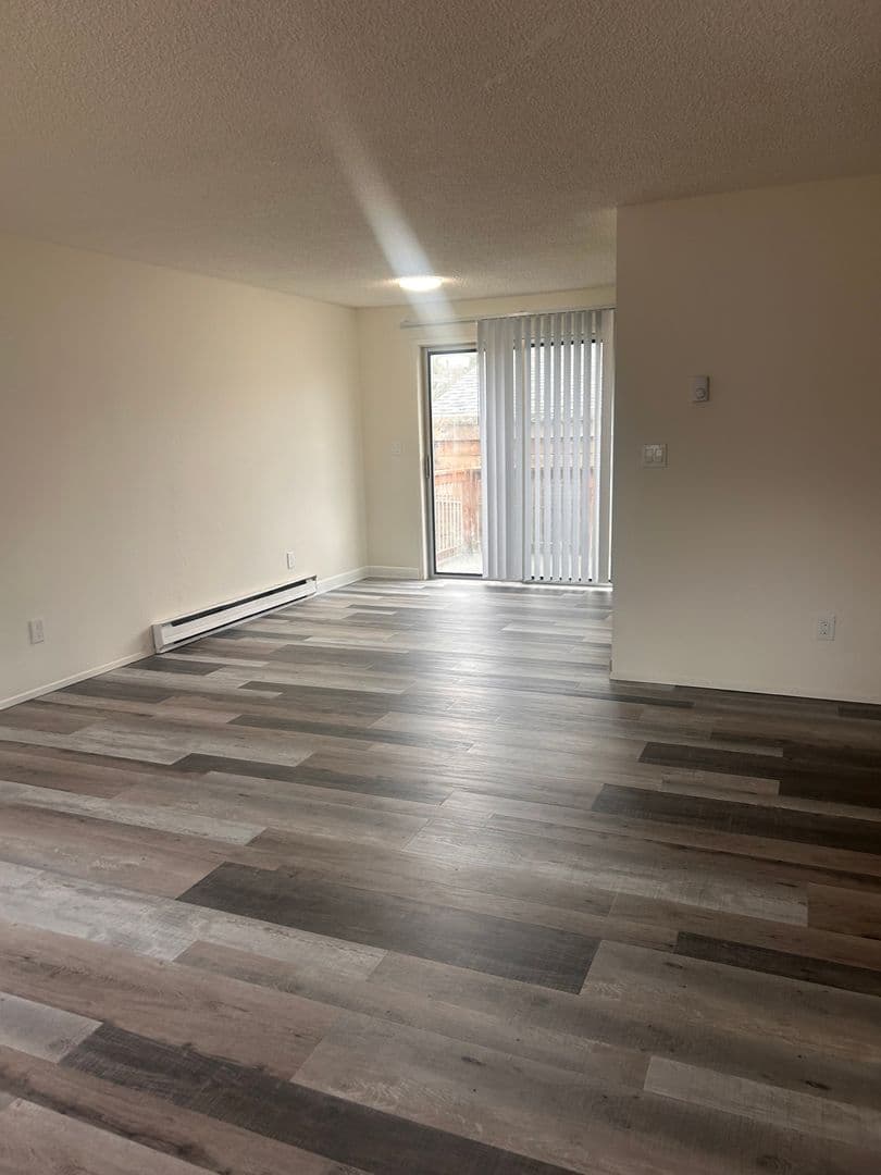 Vancouver Apartment: 3116 Kauffman Avenue