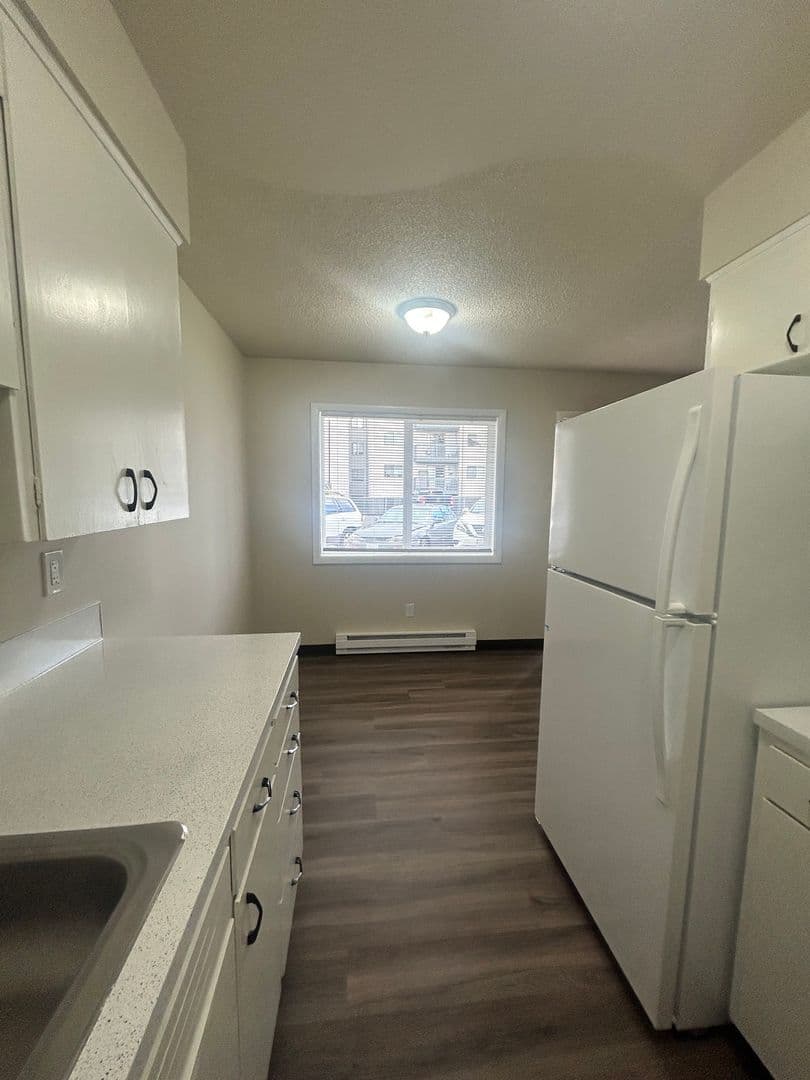 Vancouver Apartment: 1806 E Fourth Plain Blvd