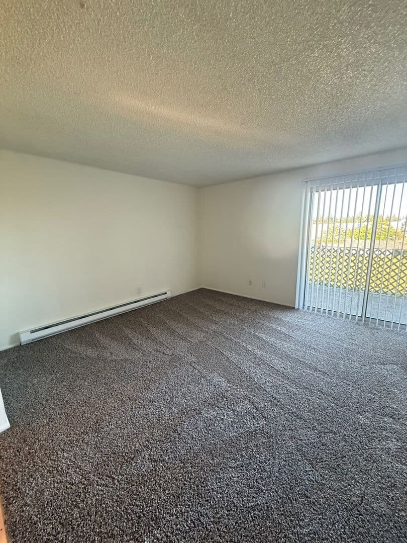 VANCOUVER Apartment: 301-415 NE 104 AVENUE