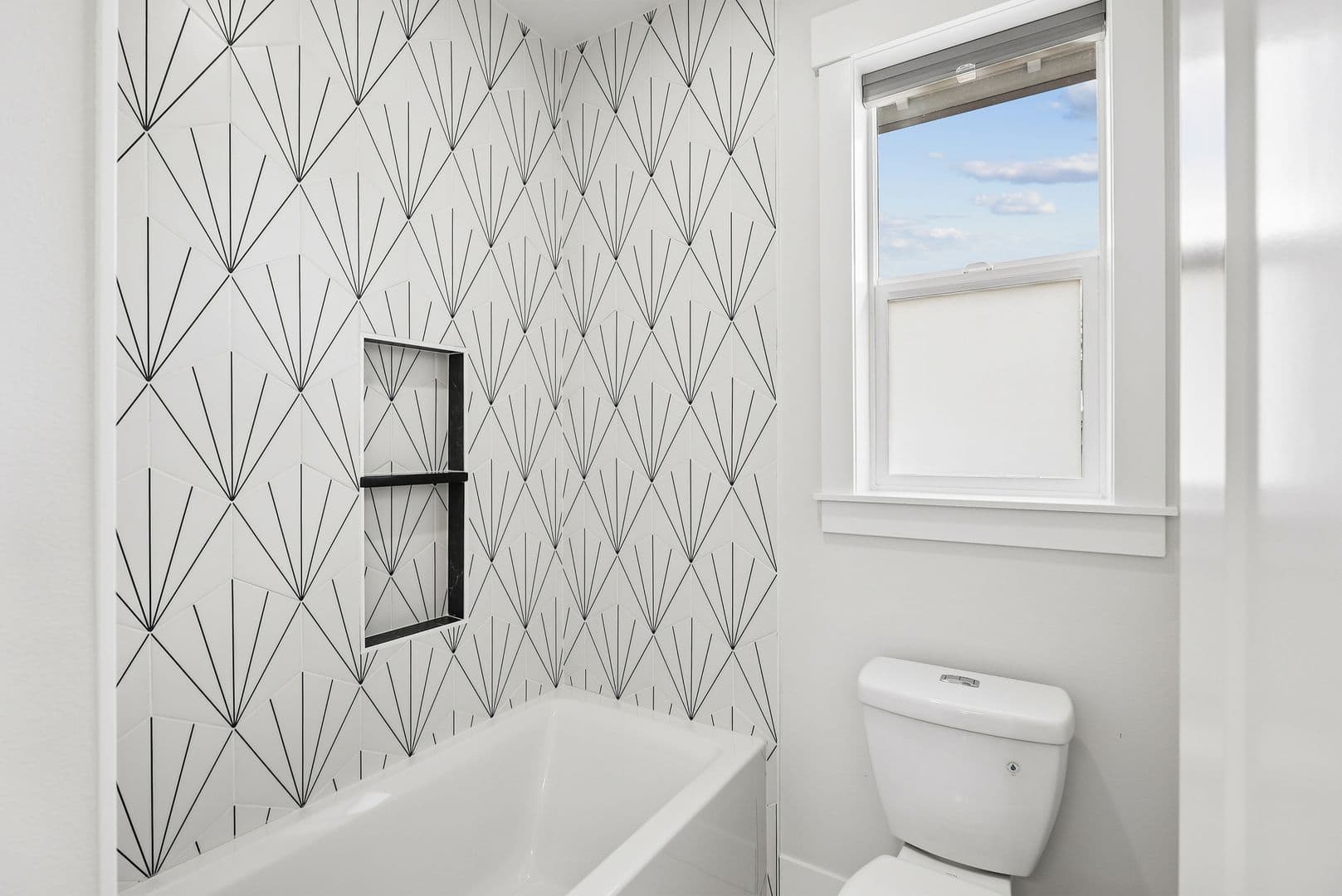 Washougal House: 1757 N Columbia Ridge Way