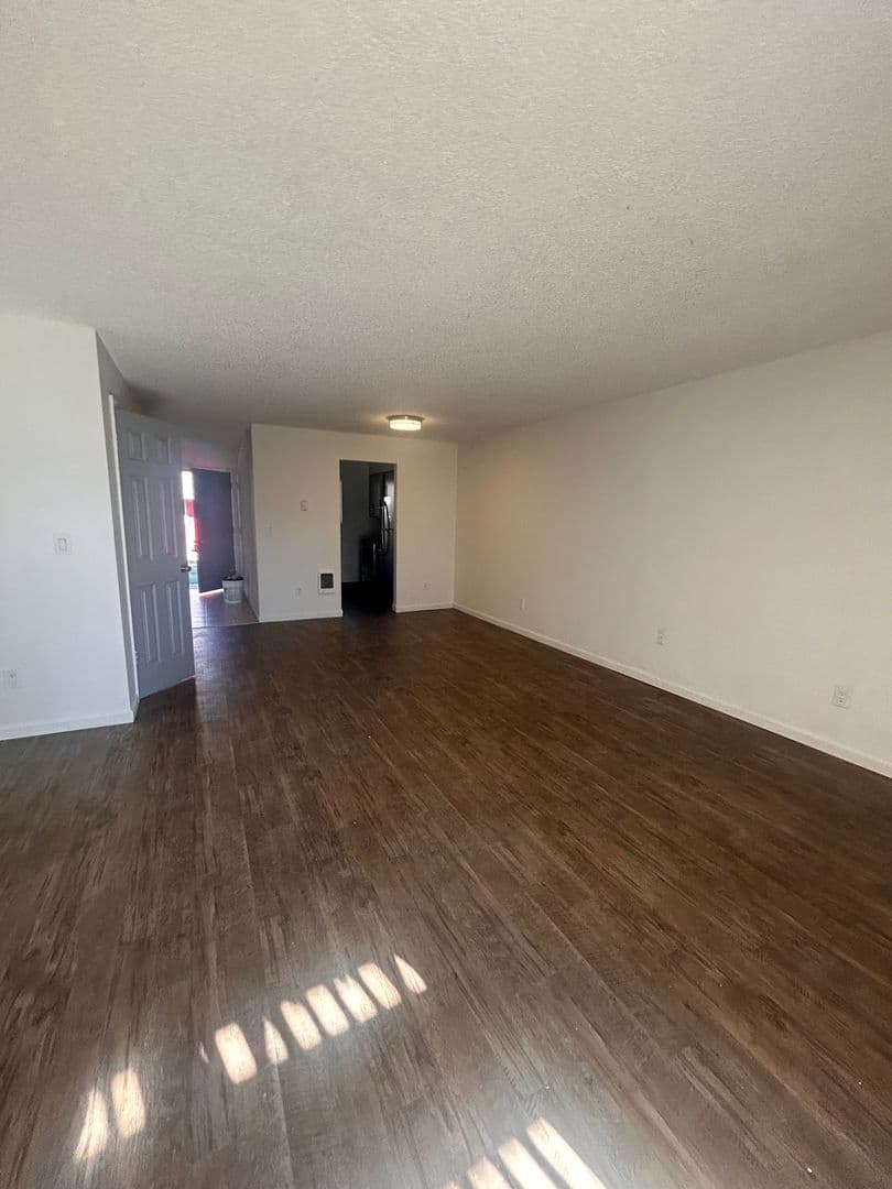 Vancouver Apartment: 520 NE 108 Avenue