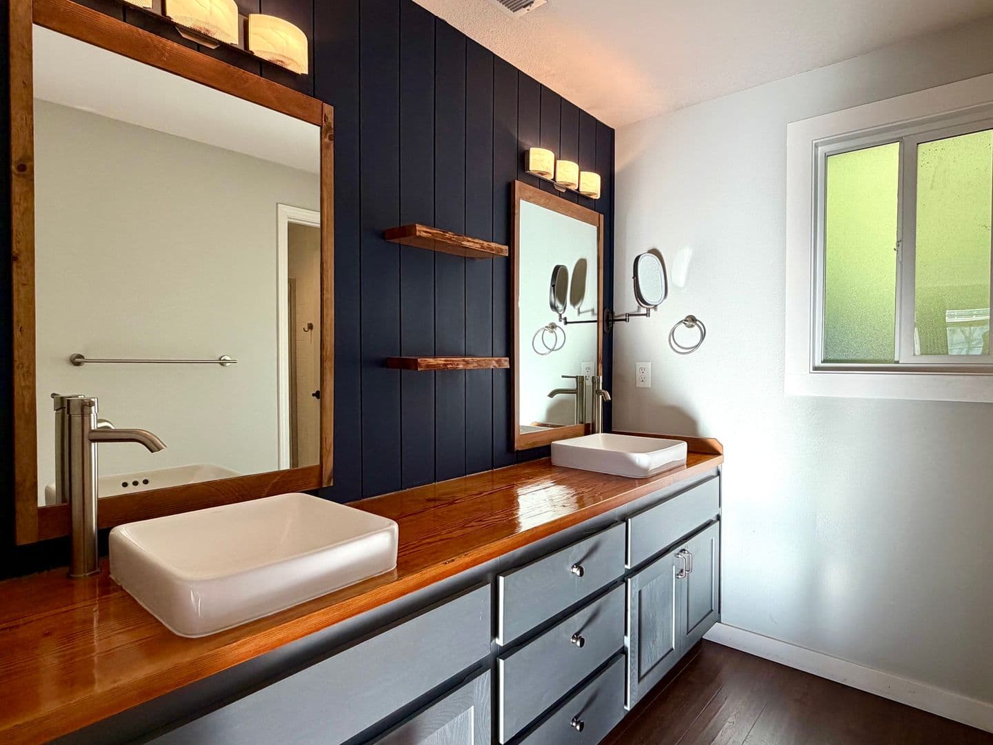 Vancouver House: 15809 NE 18 Ct