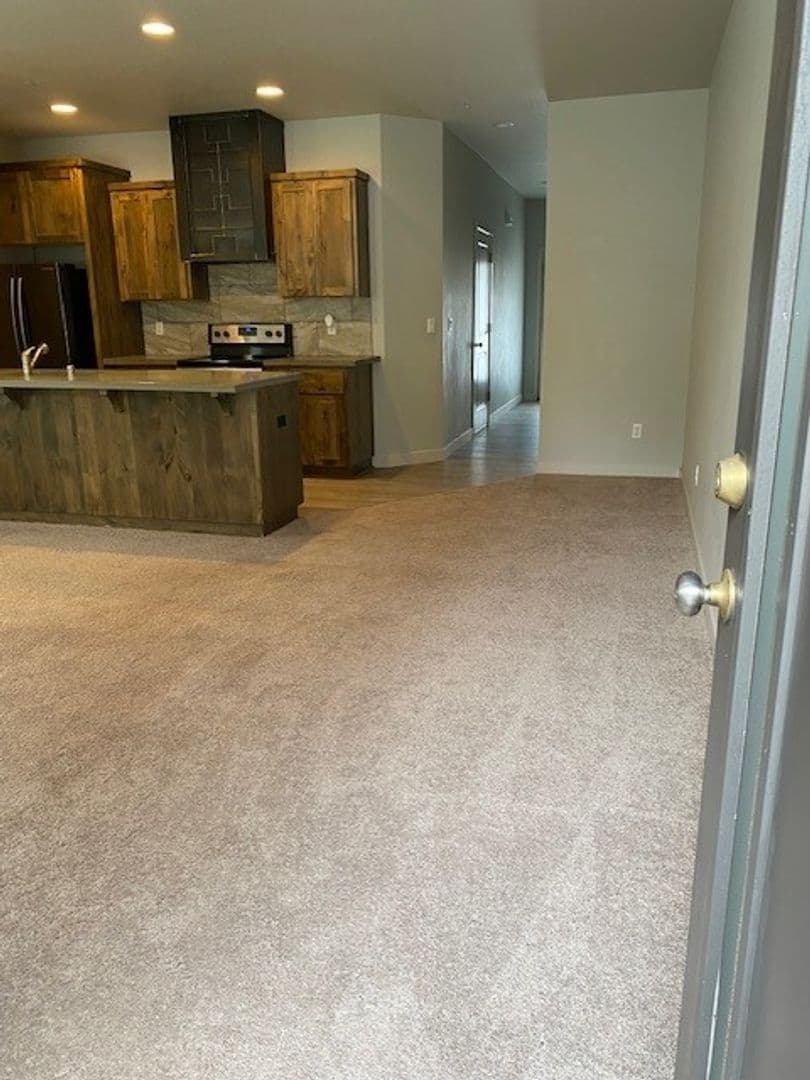 Ridgefield House: 175 N 44 Pl