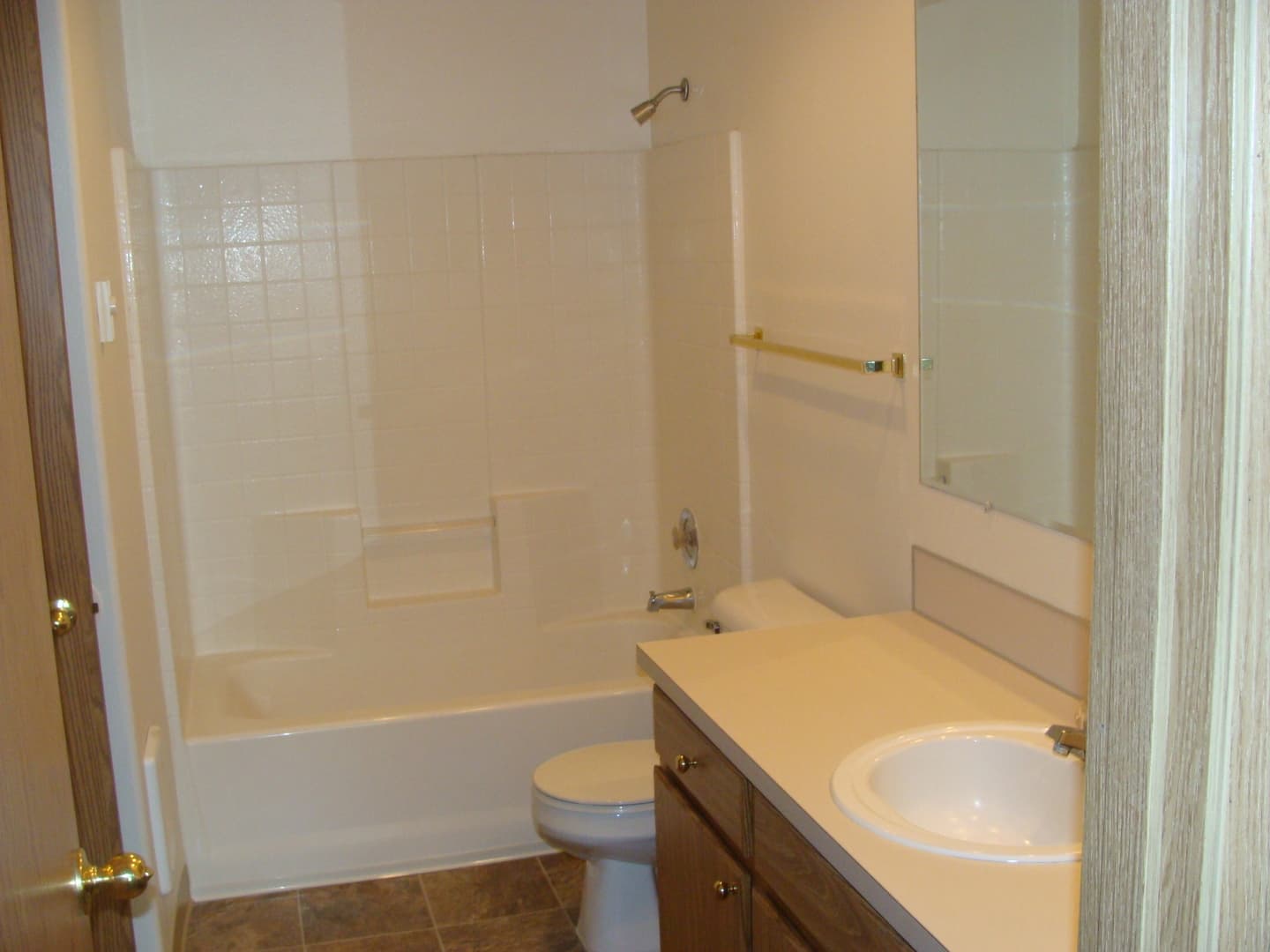 Camas Apartment: 1718 SE 11 Avenue