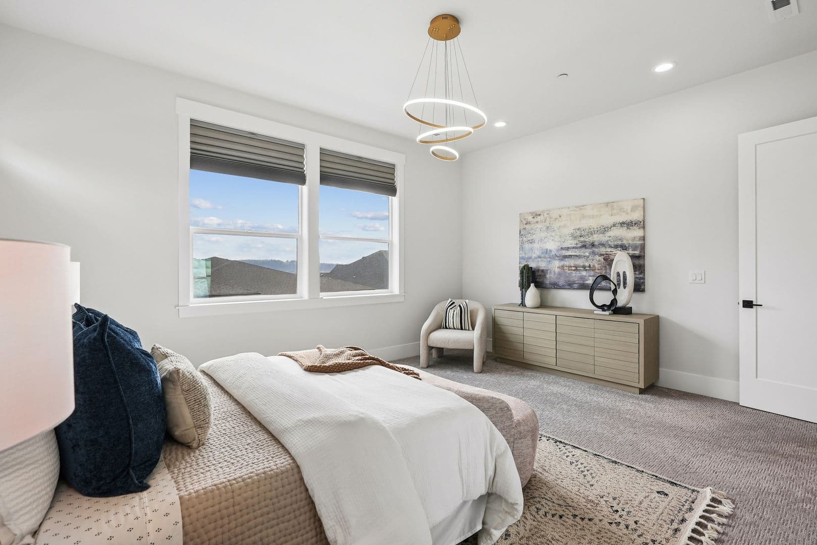 Washougal House: 1757 N Columbia Ridge Way