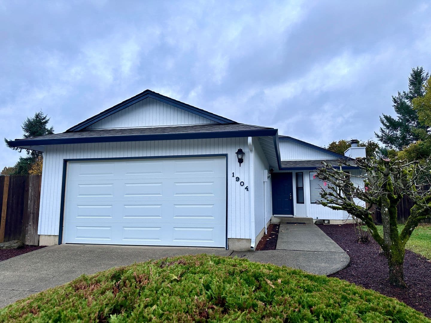 Vancouver House: 1904 SE Blairmont Drive
