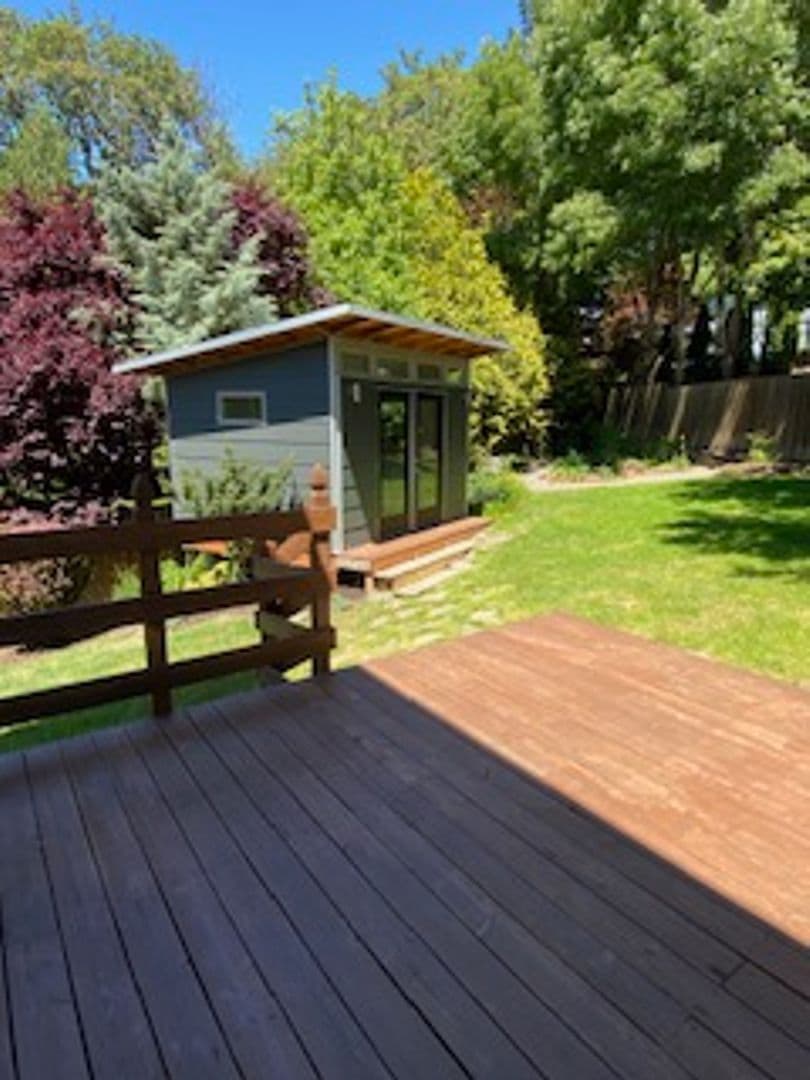 Vancouver House: 15809 NE 18 Ct